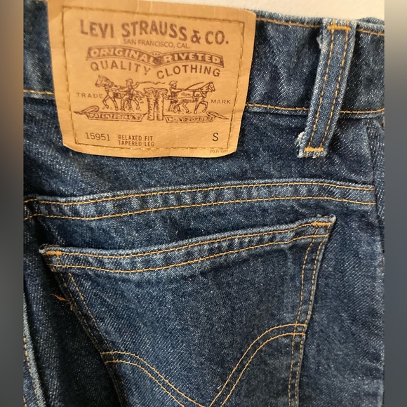 Levis Relaxed Fit Tapered Leg Jeans - Picture 3 of 3